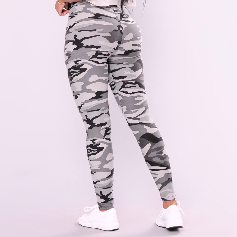 Fashion Nova camo leggings